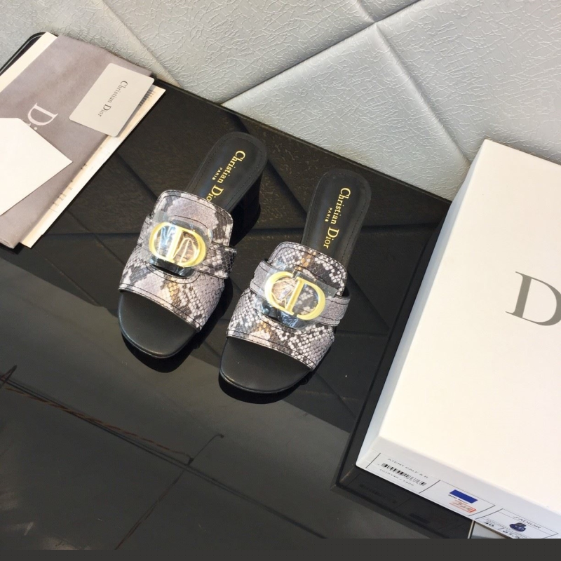 ch**an D*or slippers